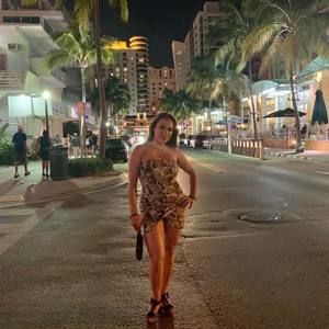 Meet your Posher, Deyanira